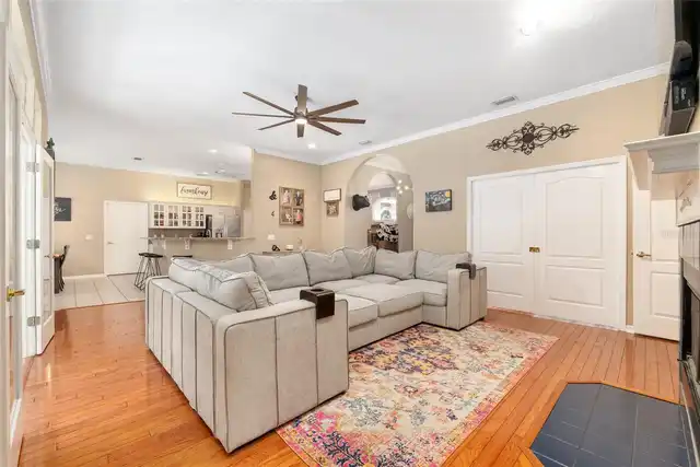 Listing Photo 16