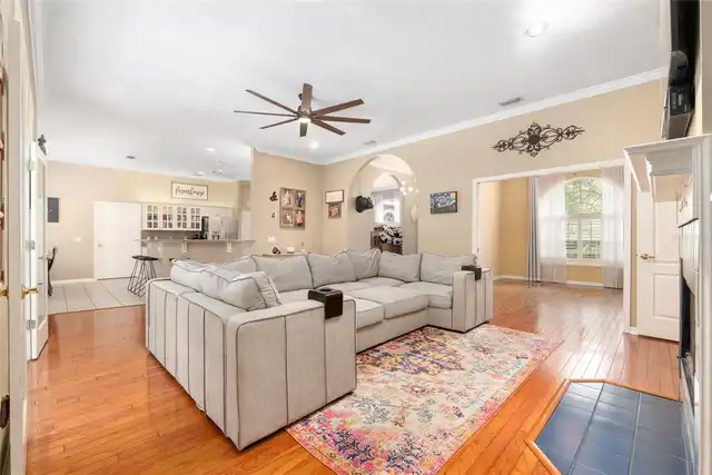 Listing Photo 17