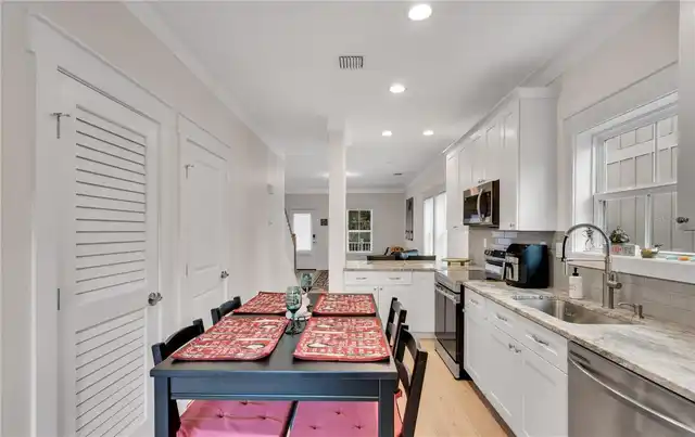 Listing Photo 10