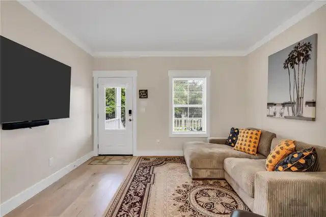 Listing Photo 14