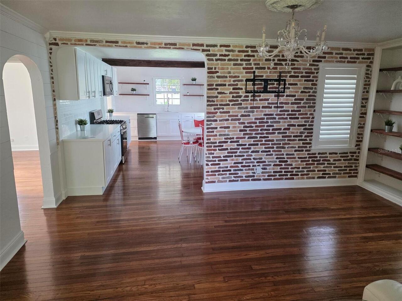 Listing Photo 7