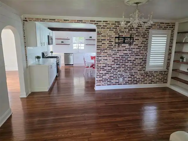 Listing Photo 7