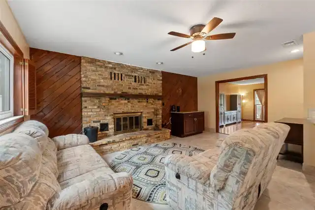 Listing Photo 17