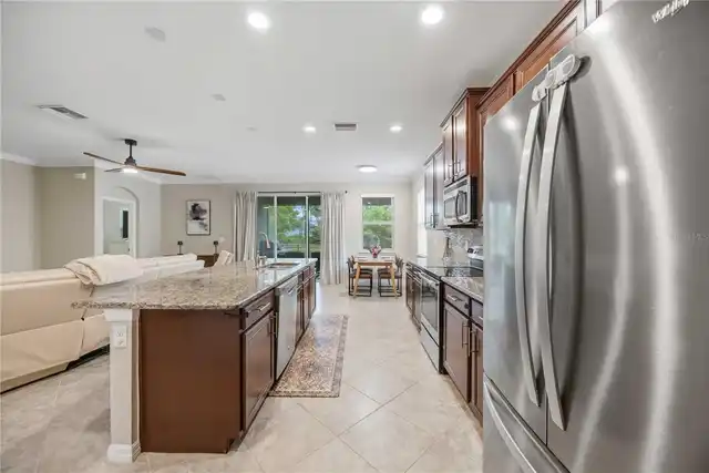 Listing Photo 11