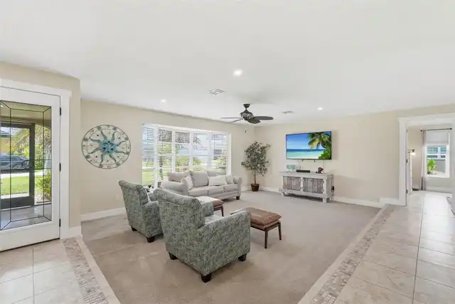 Listing Photo 12