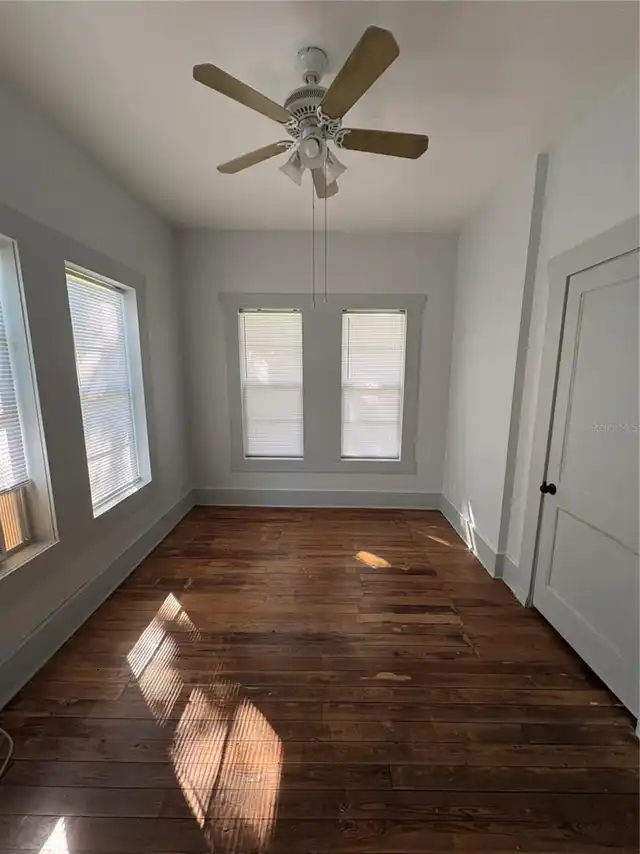 Listing Photo 12