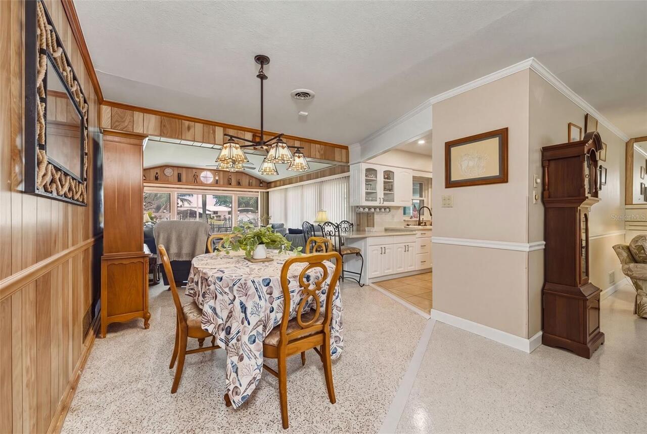 Listing Photo 12