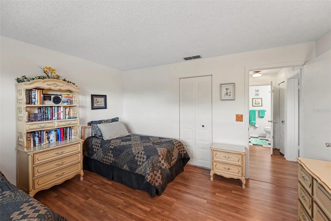 Listing Photo 15