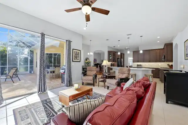 Listing Photo 12