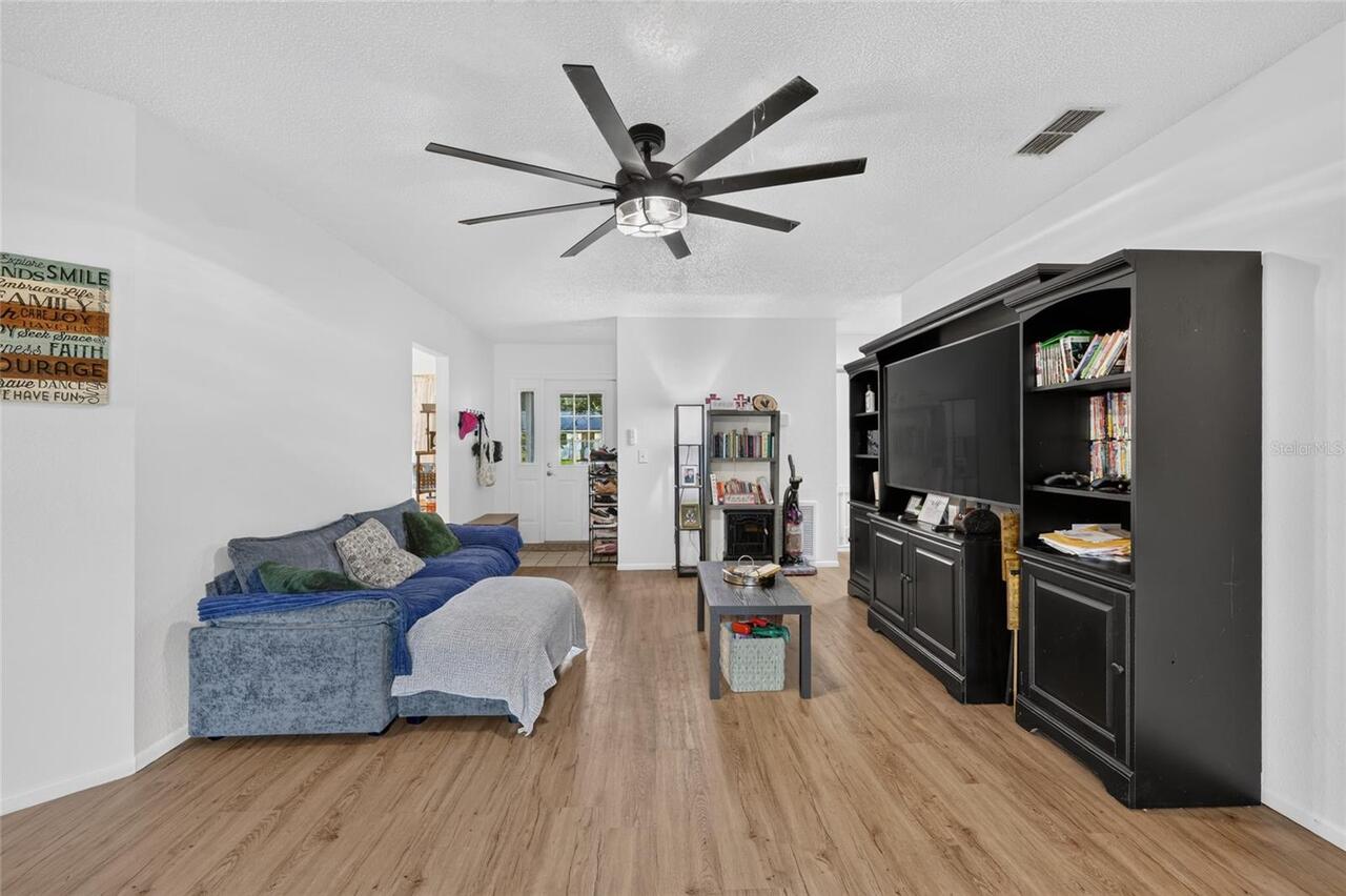 Listing Photo 9