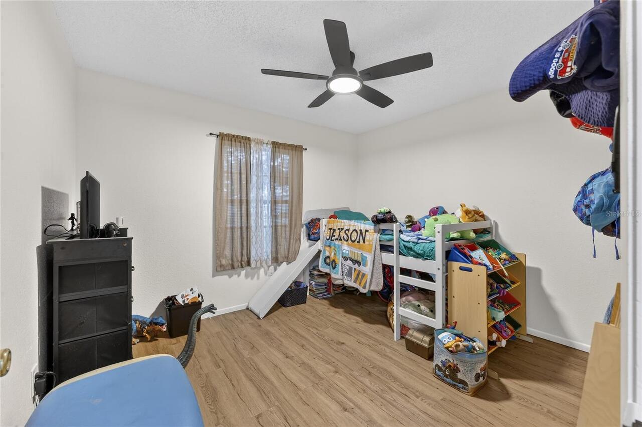 Listing Photo 17