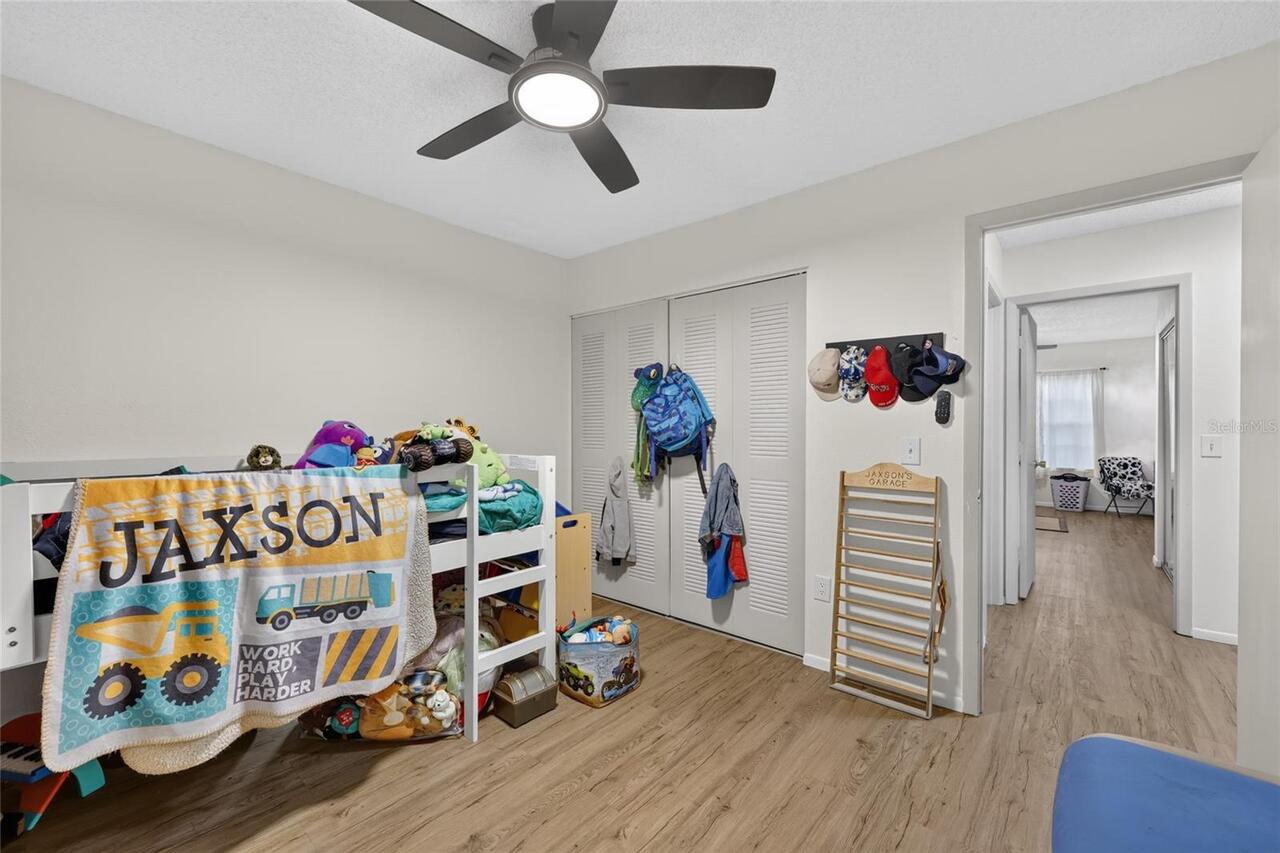 Listing Photo 18