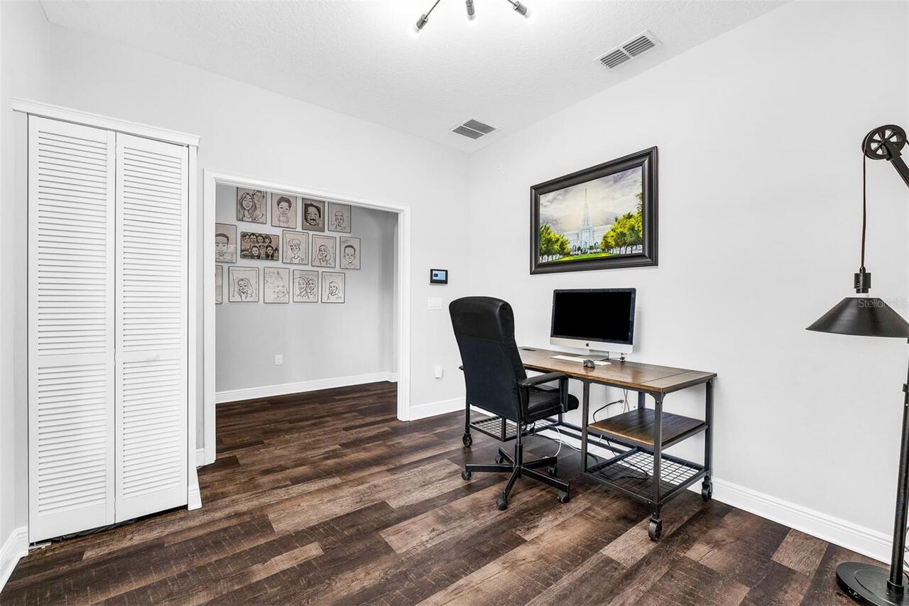 Listing Photo 11