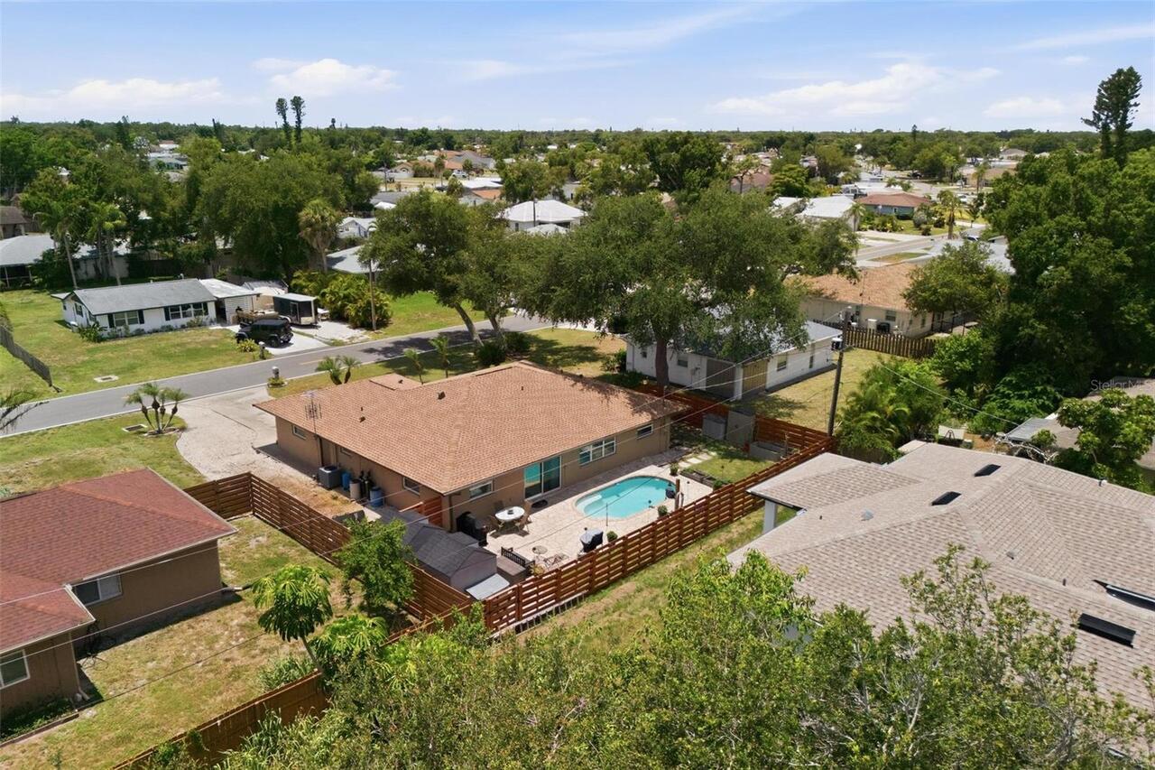 Listing Photo 12