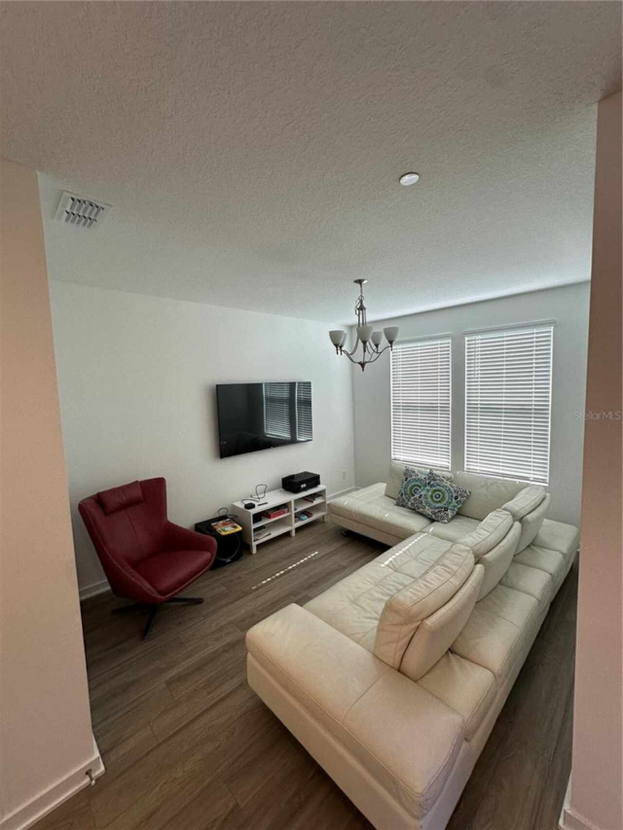 Listing Photo 9