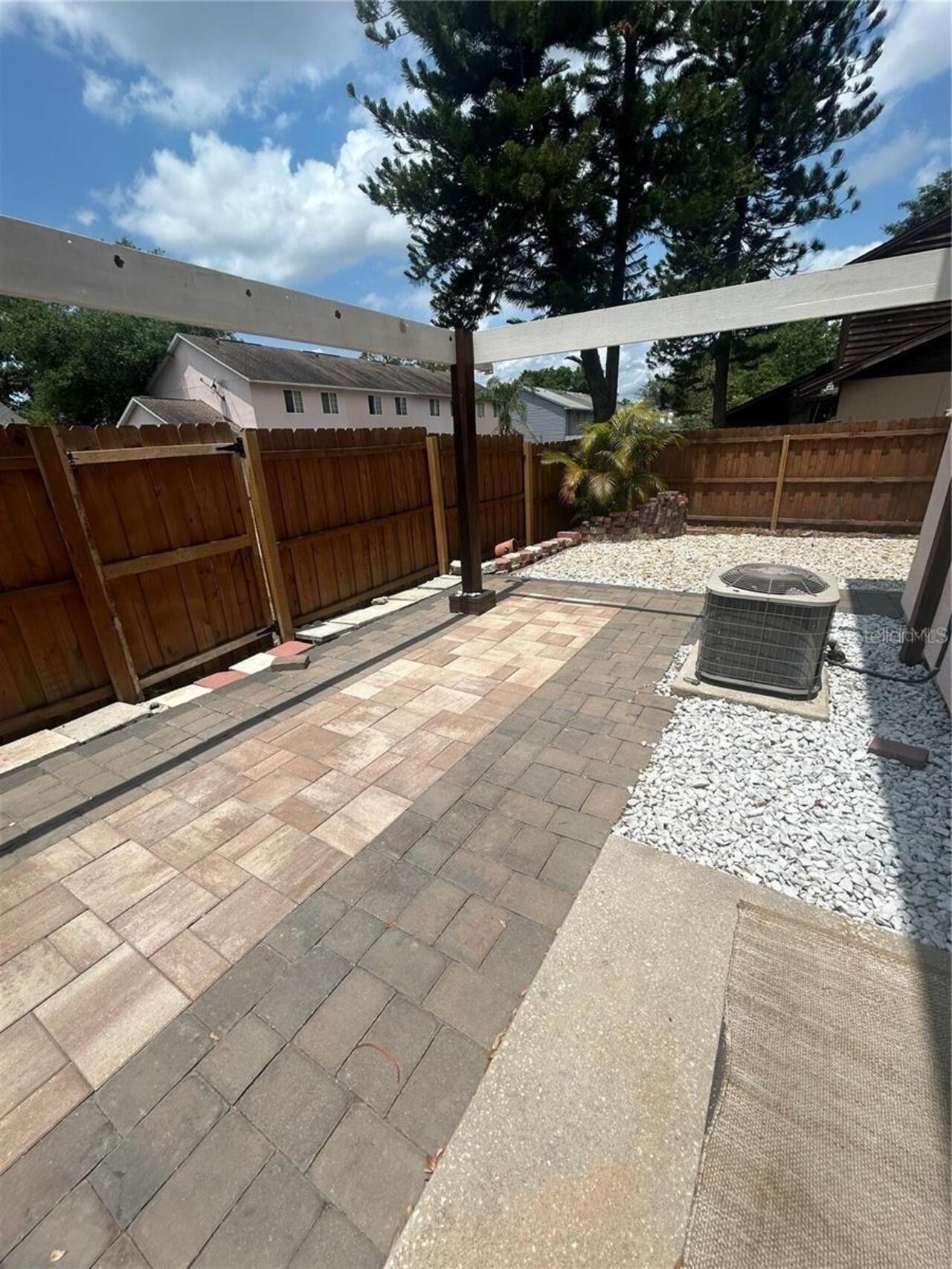 Listing Photo 12