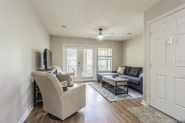 Listing Photo 6