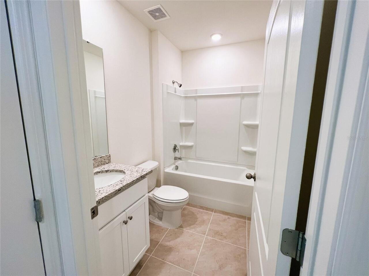 Listing Photo 14