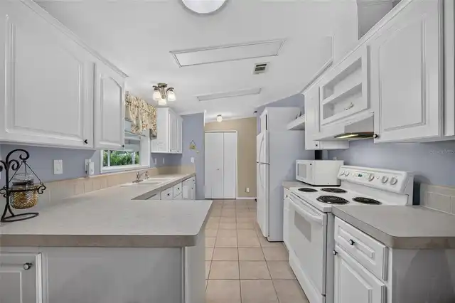 Listing Photo 10
