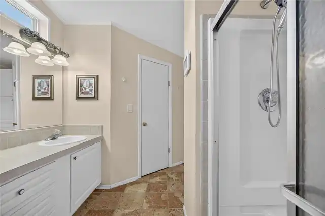 Listing Photo 14