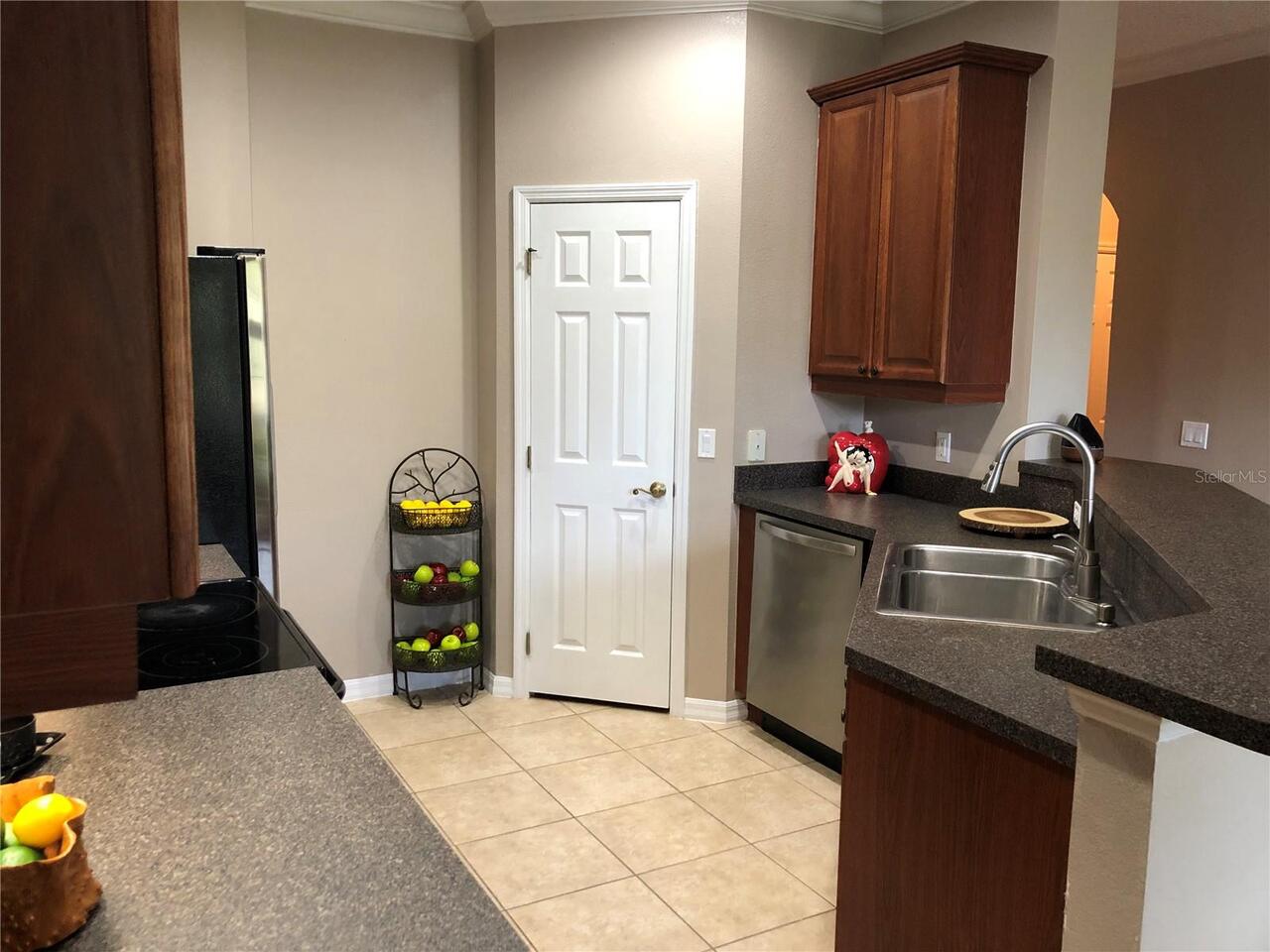 Listing Photo 8