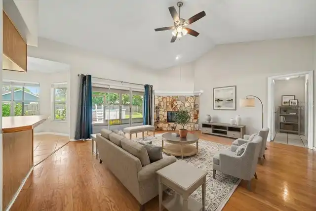 Listing Photo 11
