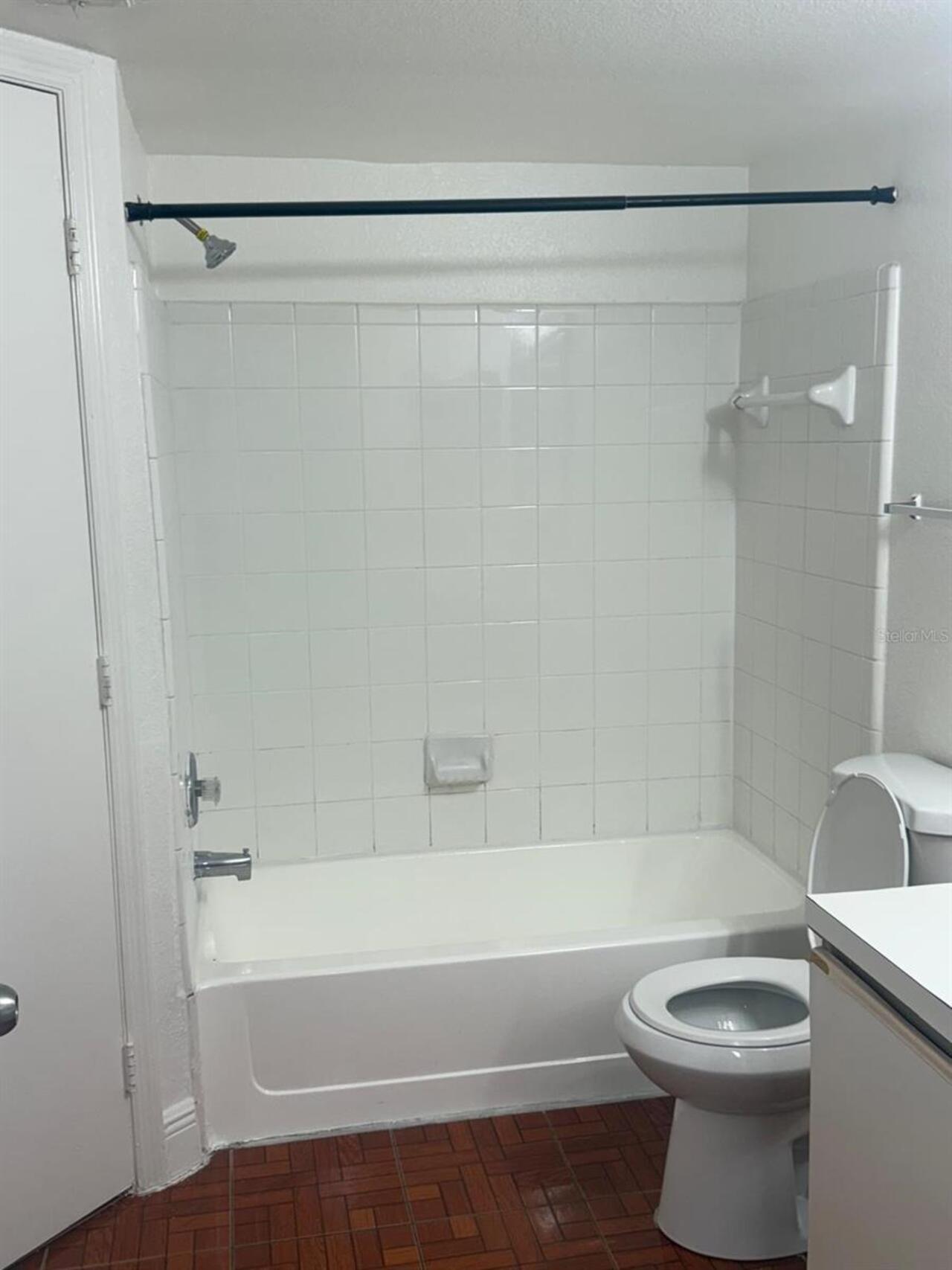 Listing Photo 11