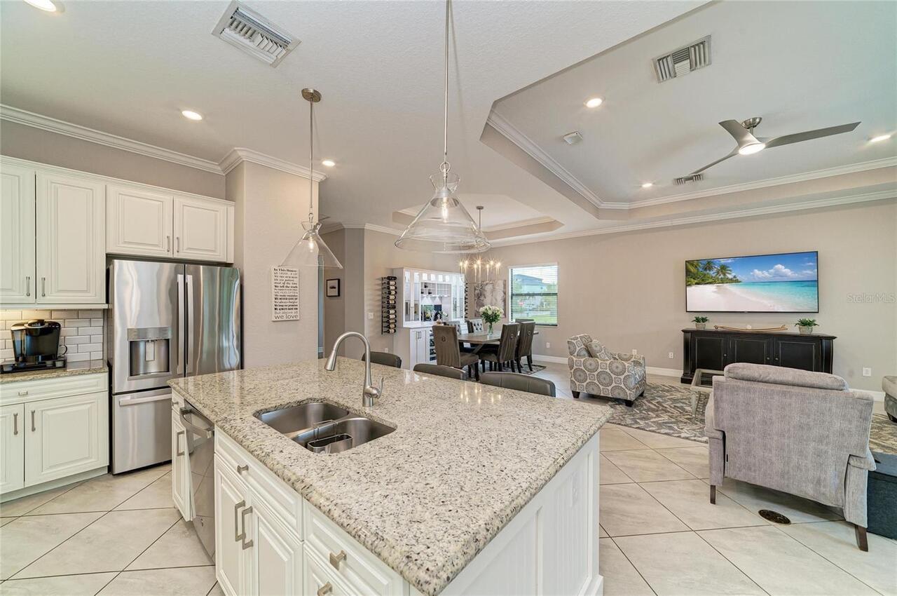 Listing Photo 11