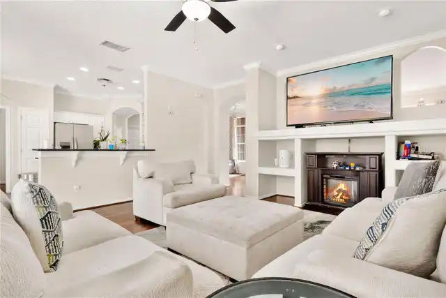 Listing Photo 8