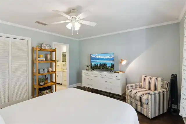 Listing Photo 8