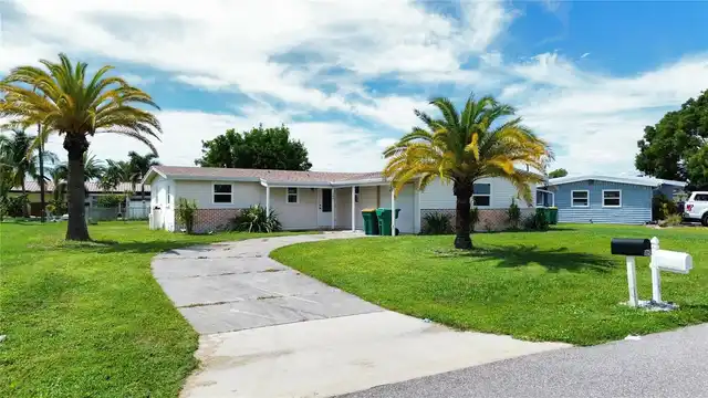 Listing Photo 8