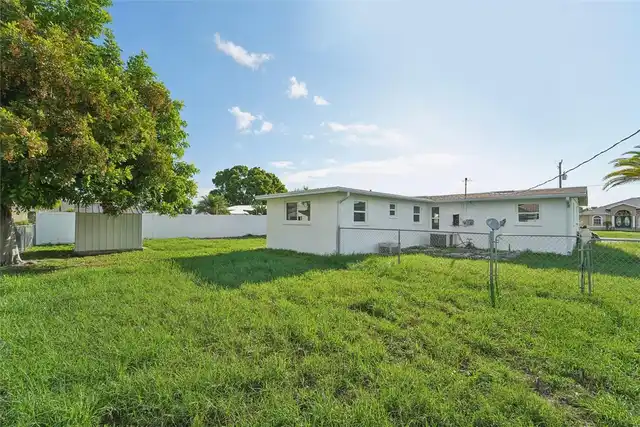 Listing Photo 11