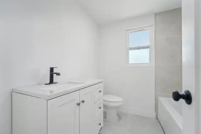 Listing Photo 17