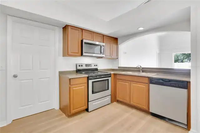 Listing Photo 6