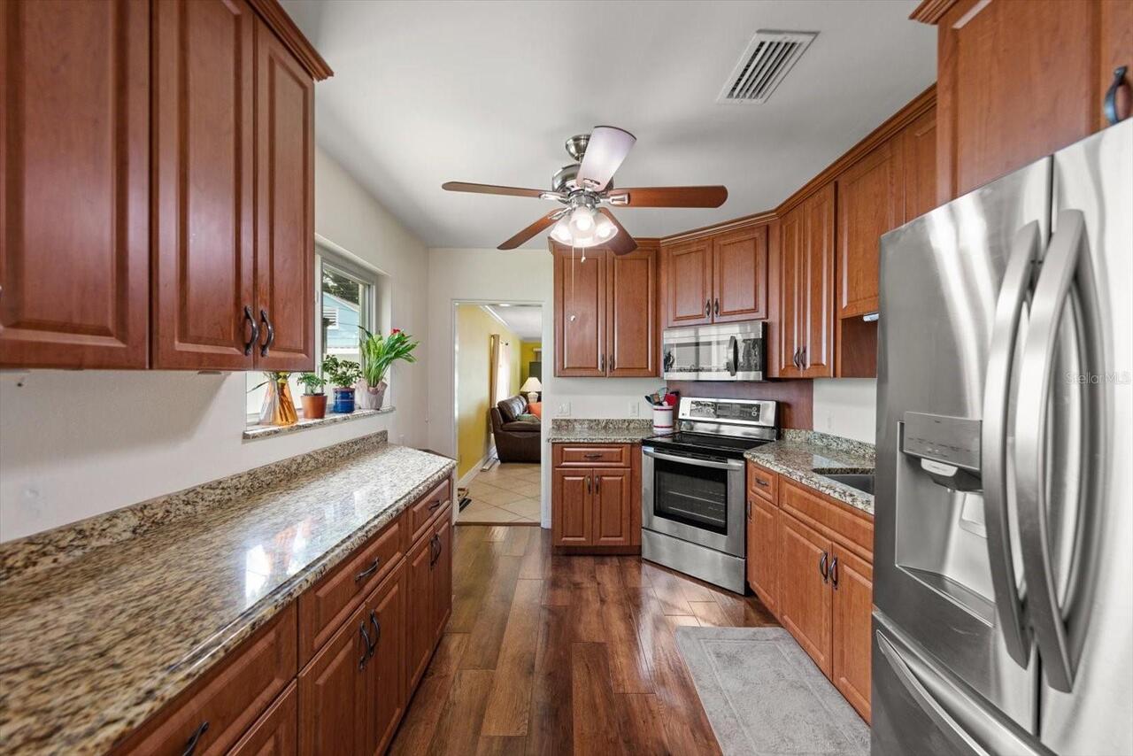 Listing Photo 10