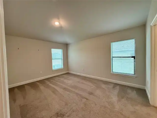 Listing Photo 14