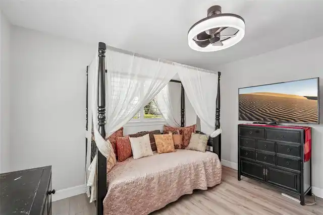 Listing Photo 20