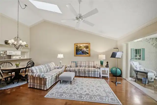 Listing Photo 7