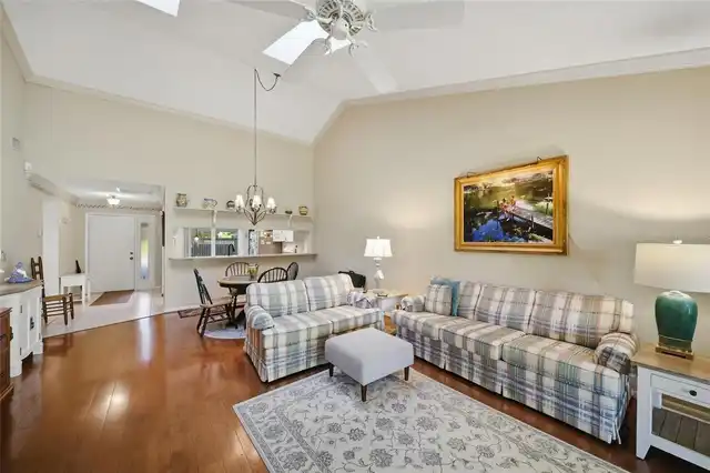 Listing Photo 10