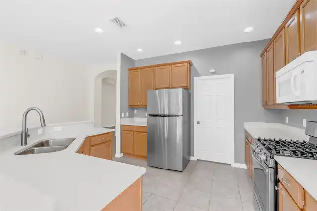 Listing Photo 17