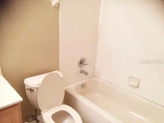 Listing Photo 14