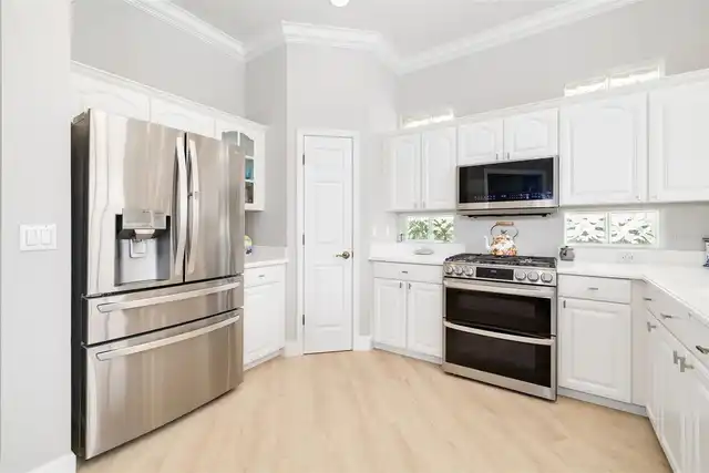 Listing Photo 15