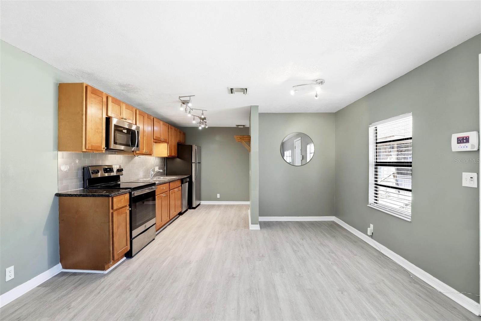 Listing Photo 7