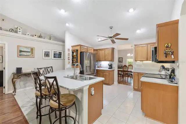 Listing Photo 8