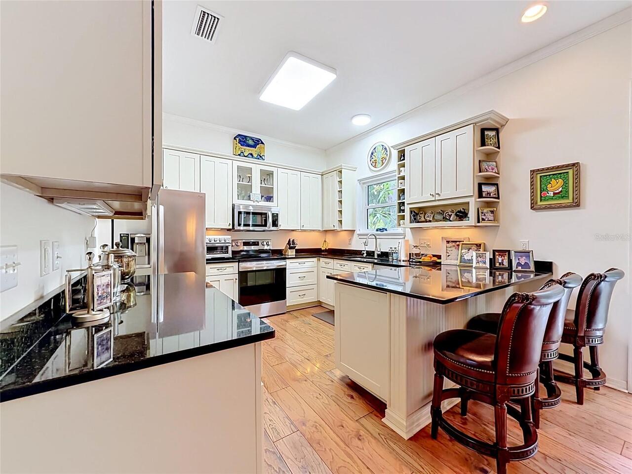 Listing Photo 10