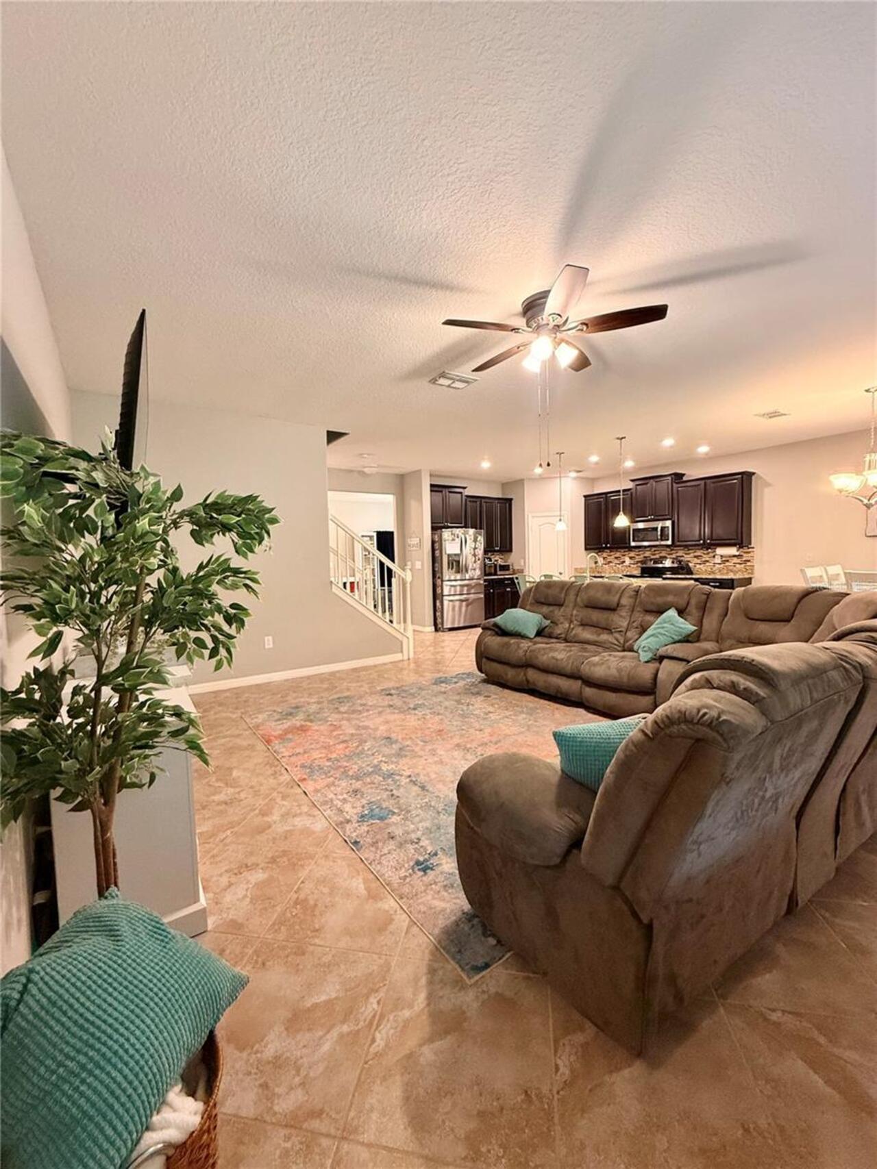 Listing Photo 12