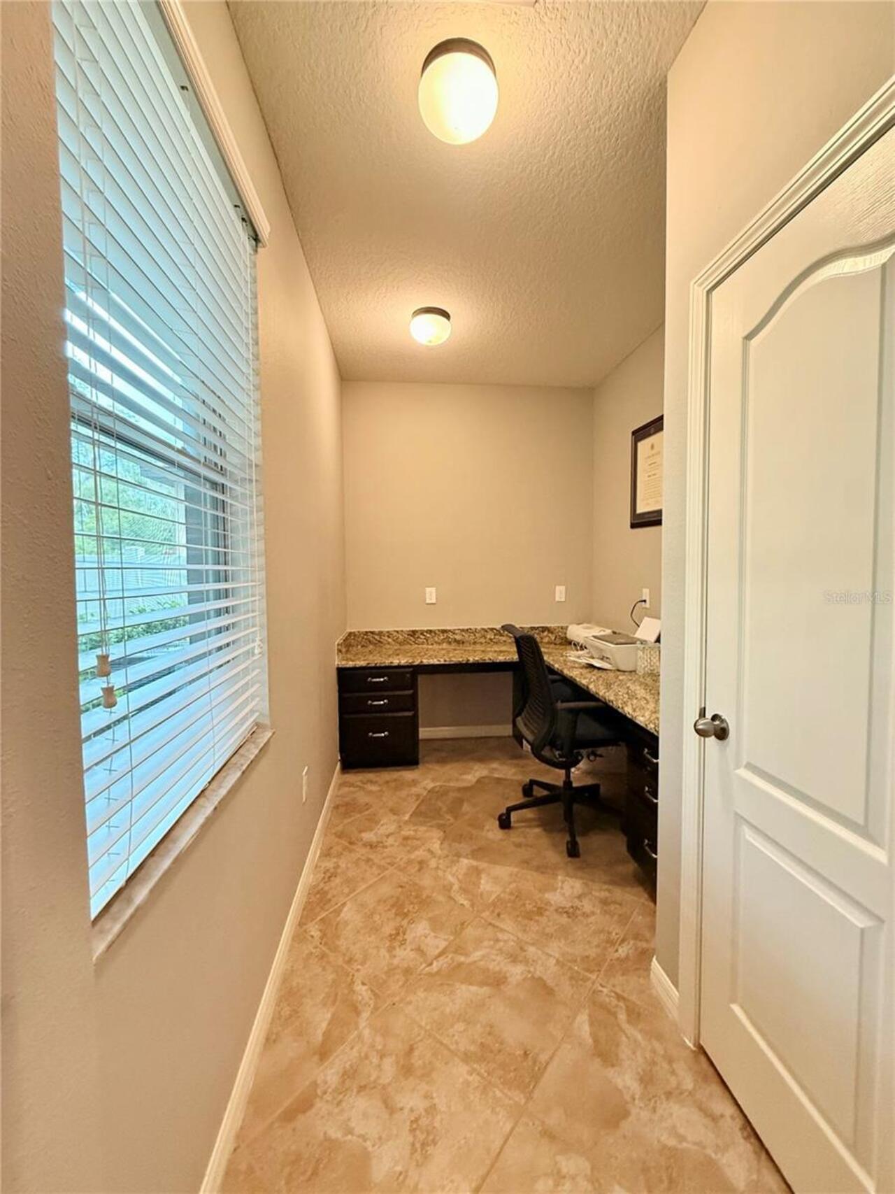 Listing Photo 14