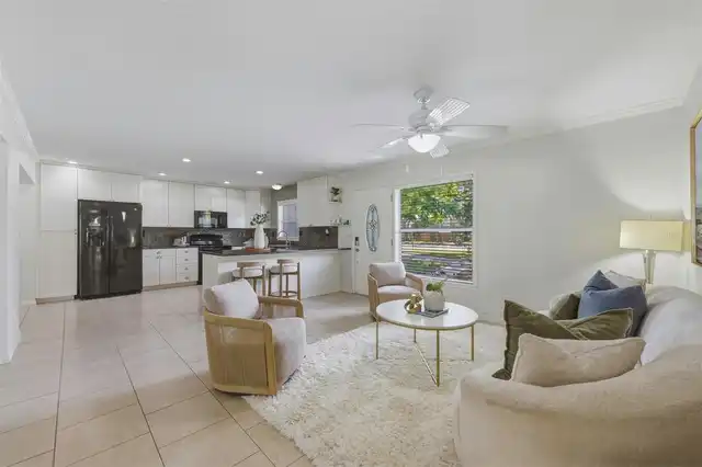 Listing Photo 8