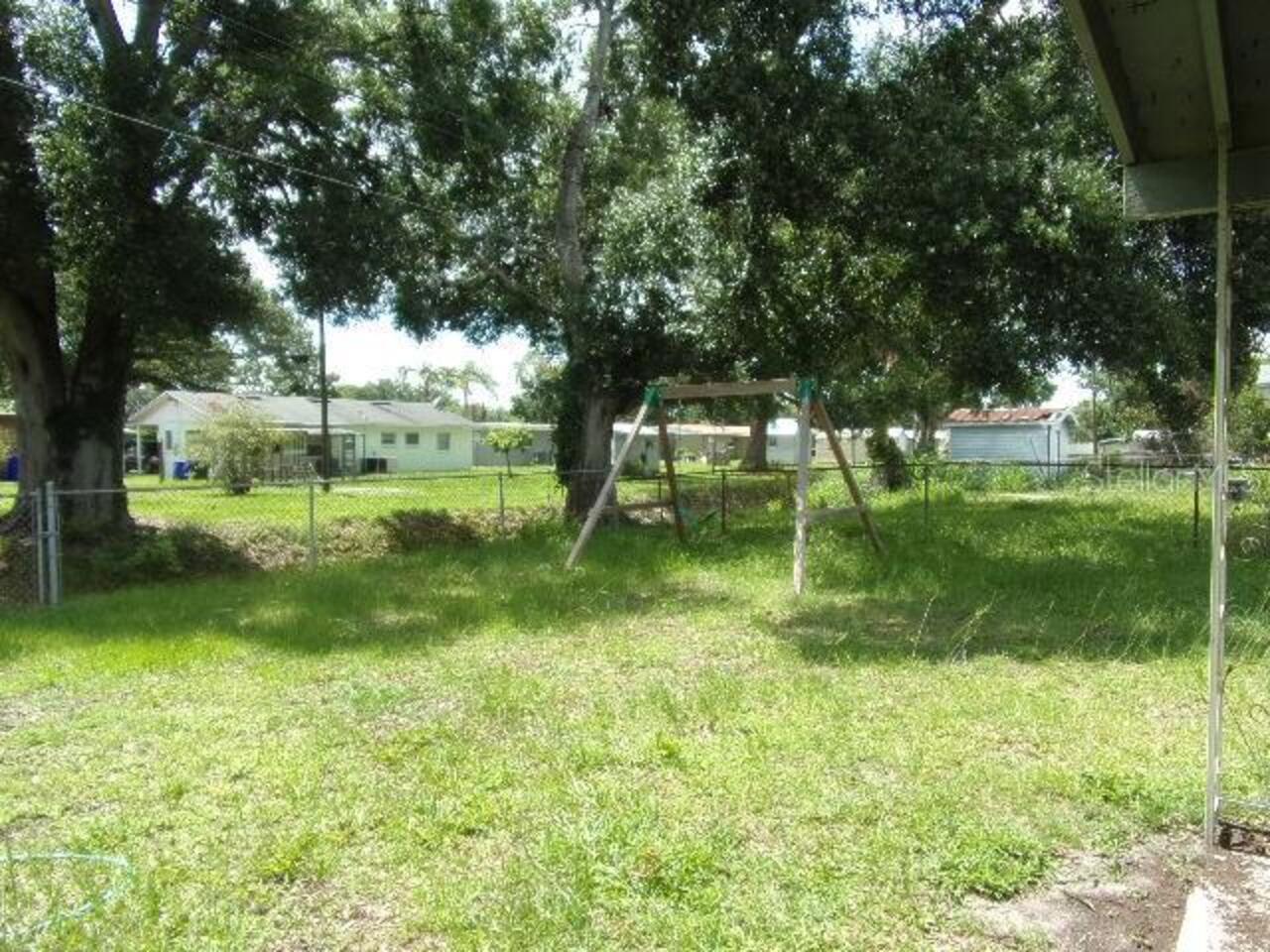 Listing Photo 12