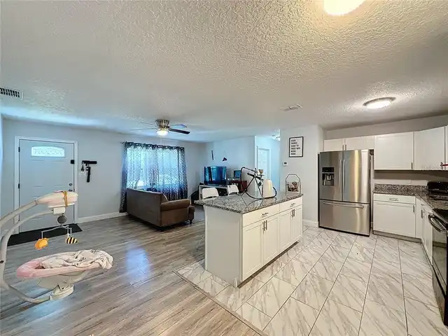 Listing Photo 12